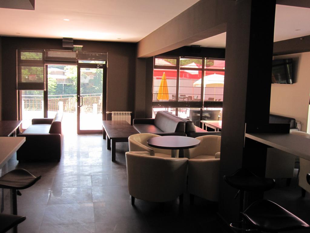 Hotel Deyanira Gorno Dryanovo Buitenkant foto
